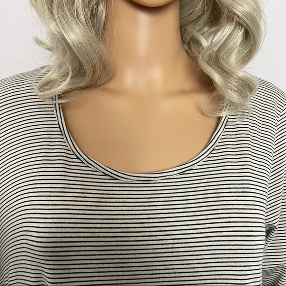 Francesca’s Bird Cage Striped Top Lace Side Panels 3/4 Sleeve Size Small - Picture 2 of 13